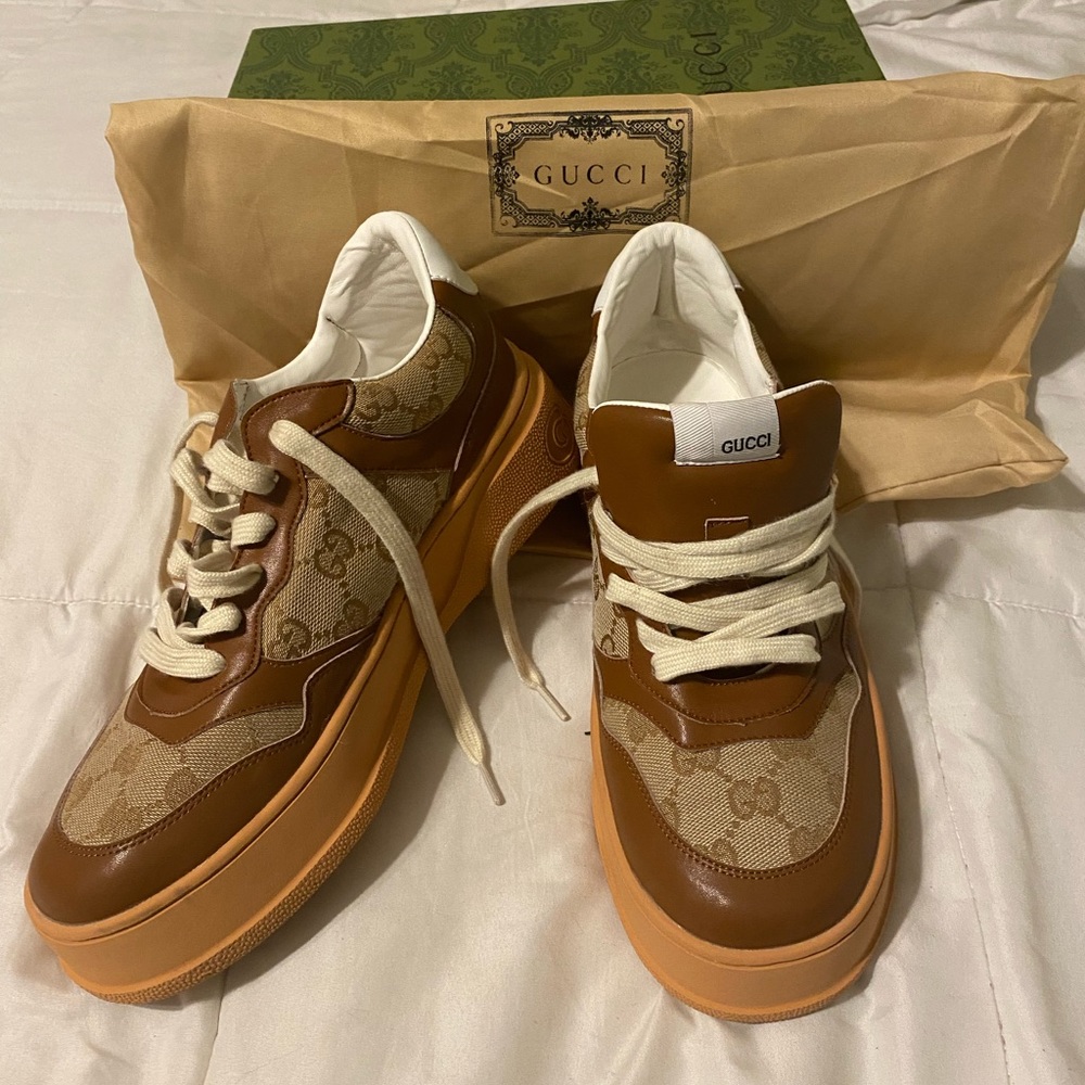 Women Gucci Tennis shoes!